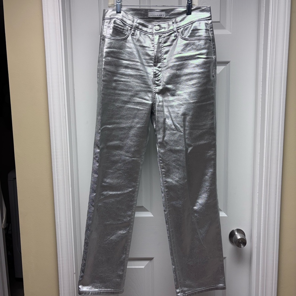 LOFT Metallic Silver Straight Leg Jeans – Size 27 / 4 – Statement Pants